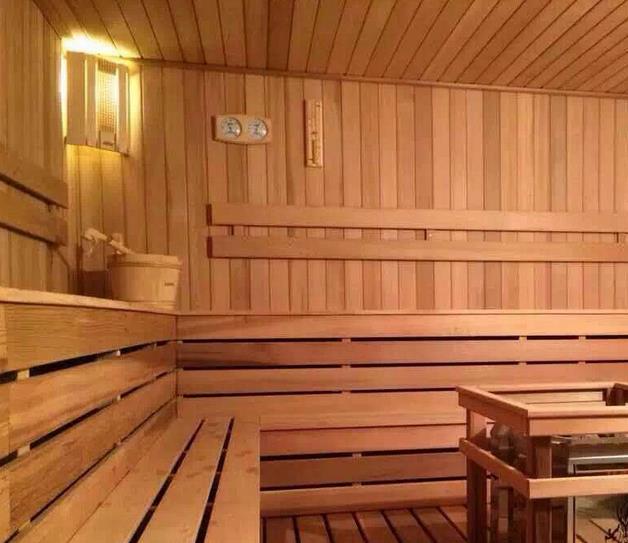 桑拿板组装在墙上时,应注意使用胶黏剂的设备板